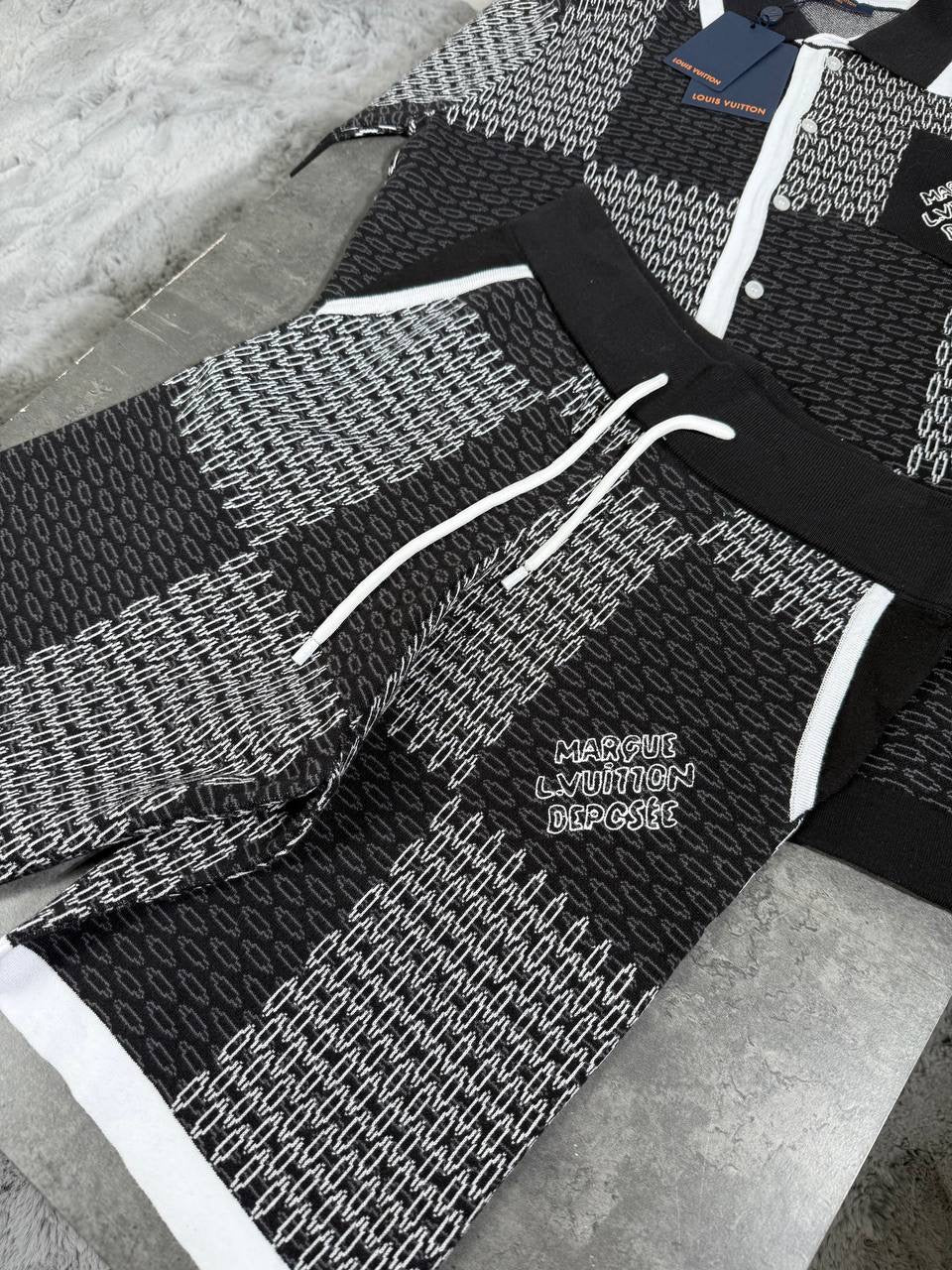 LVE SET BLACK