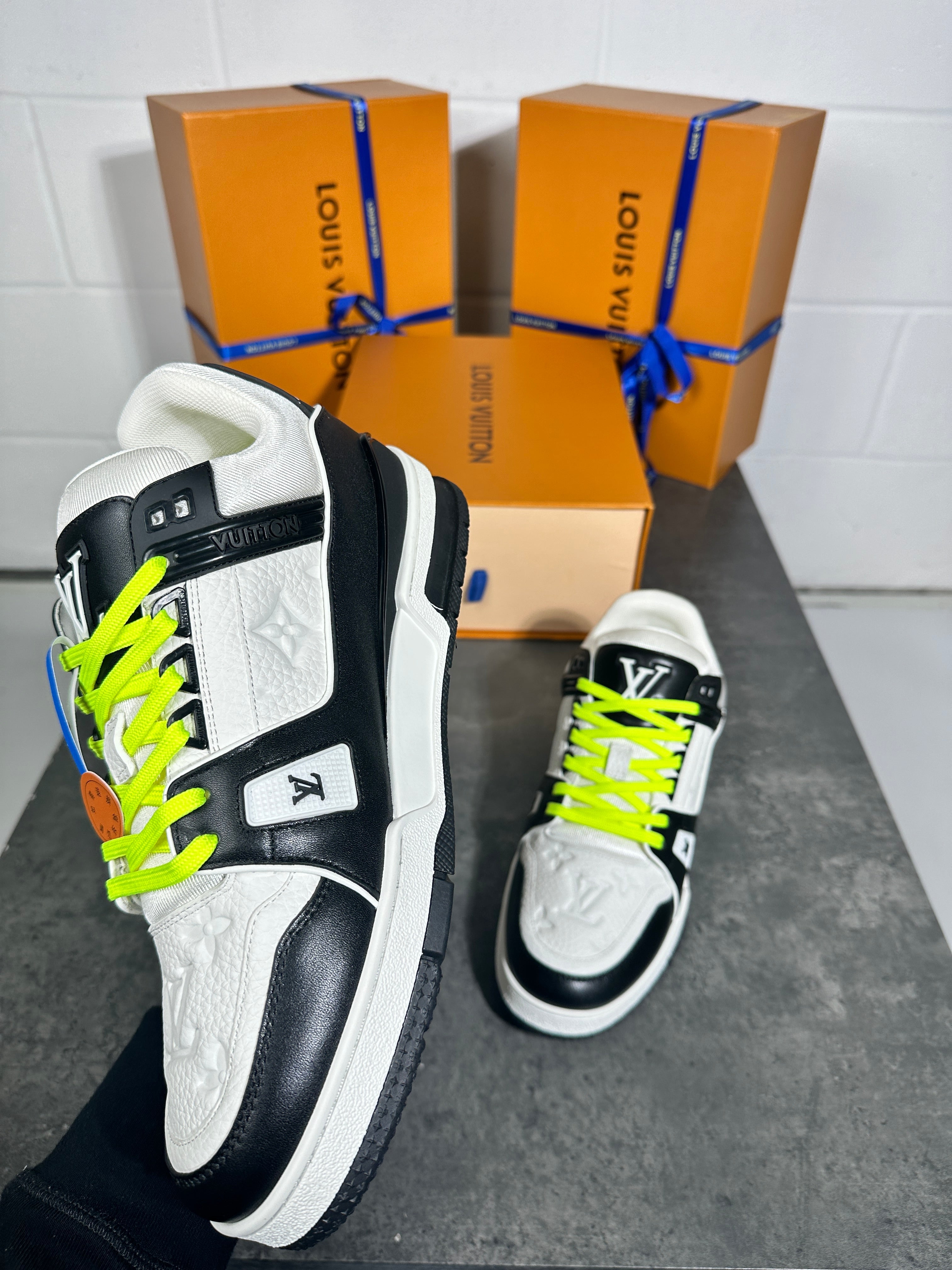 Lv trainers black and white