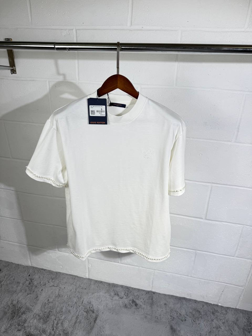 LVE PEARLS TEE WHITE