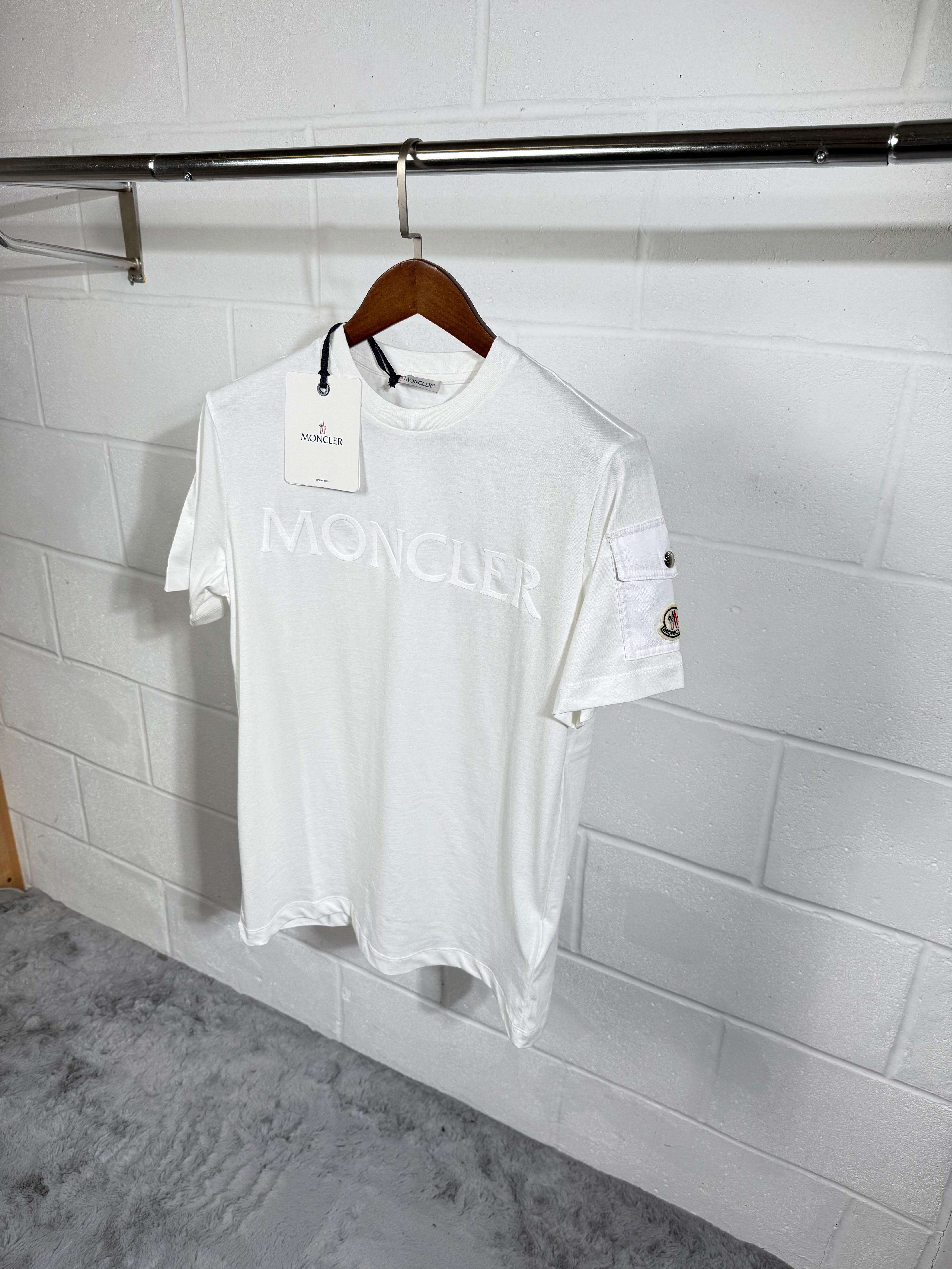 MNCLR POCKET LOGO TEE