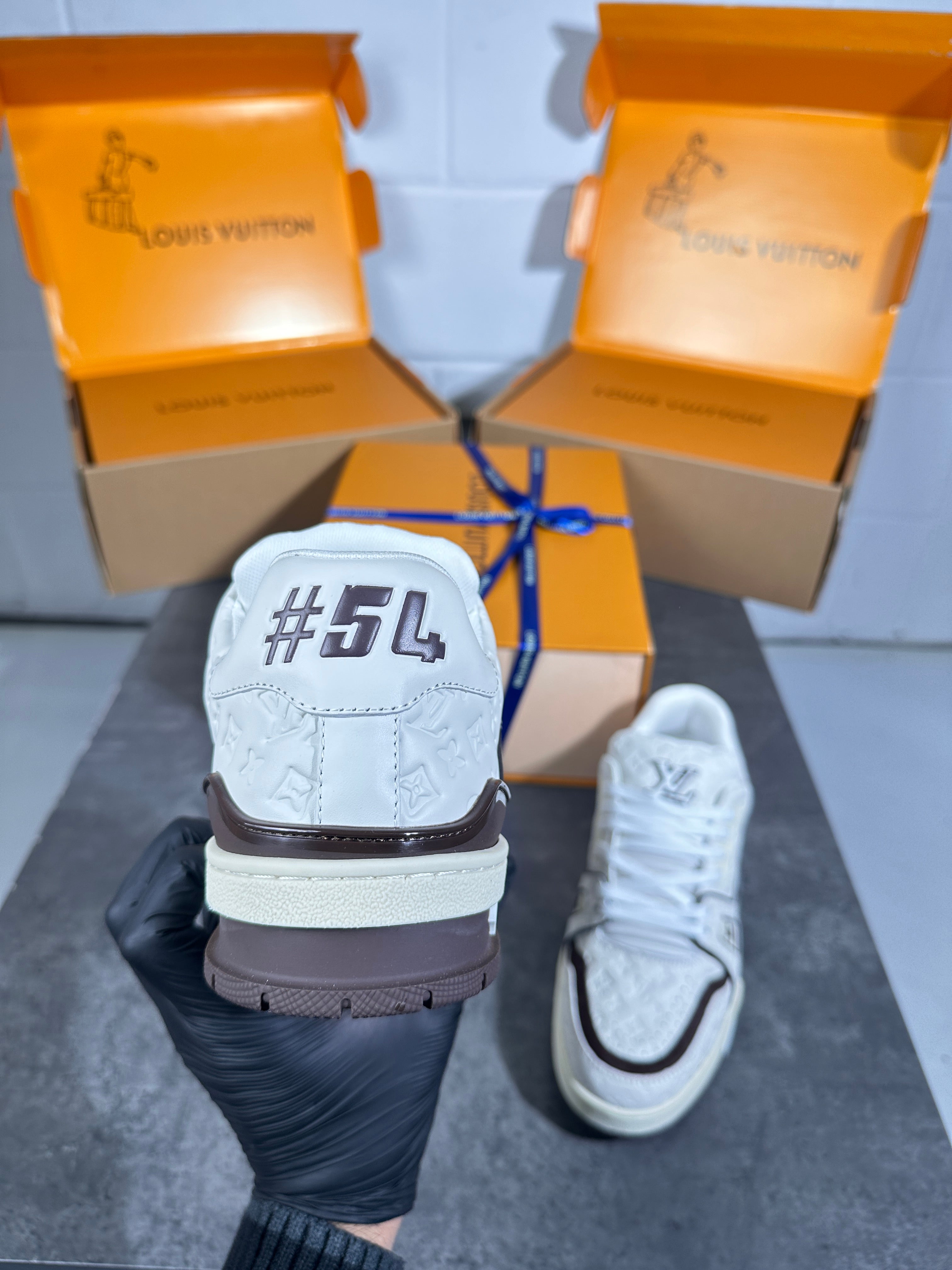 Louis Vuitton trainers white n brown
