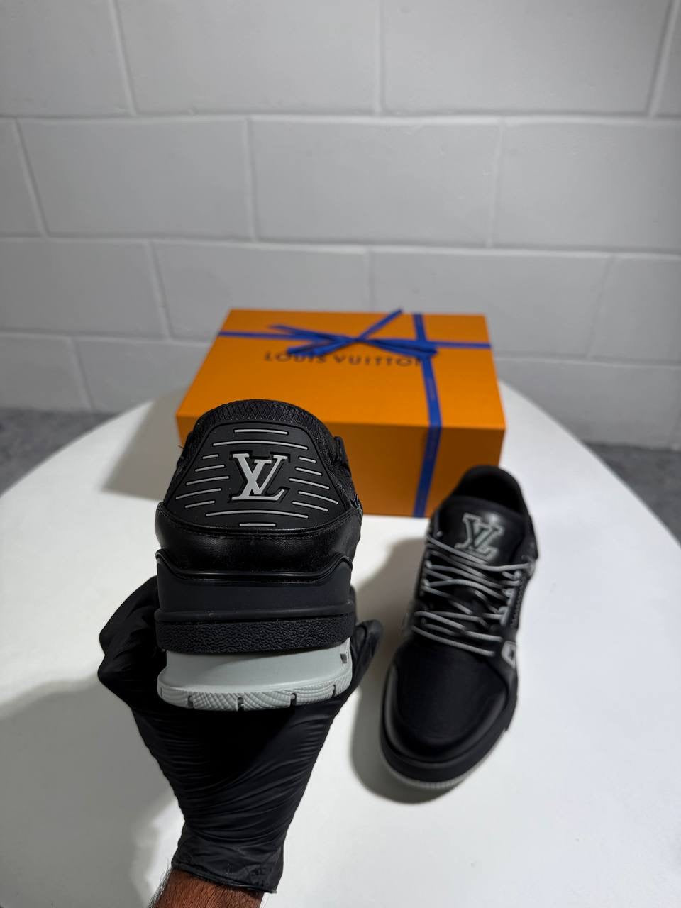 LVE TRAINER BLACK