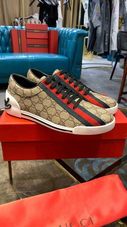 UCCI SNEAKER (pre-order)