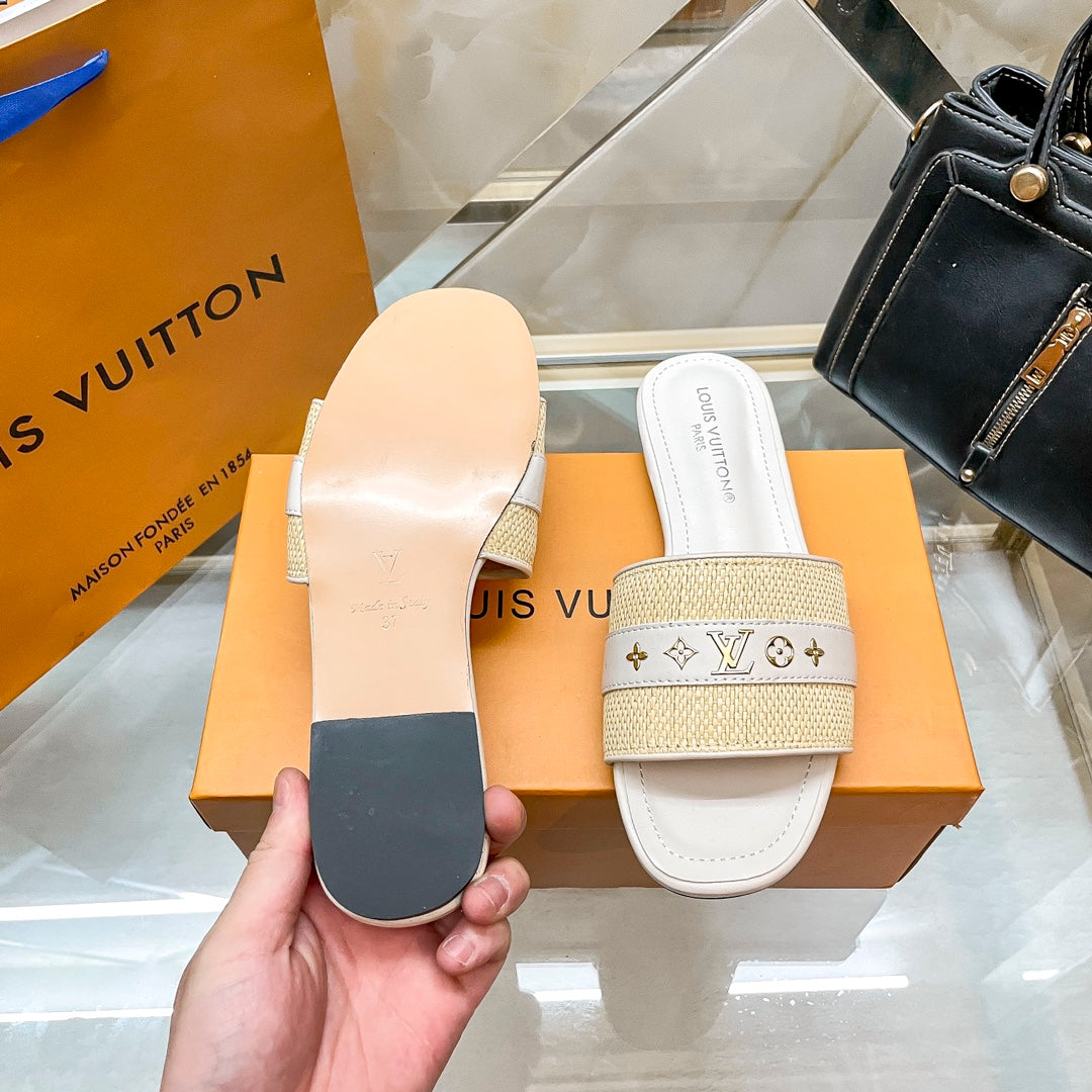 LVE SLIDERS WOMEN (pre-order)
