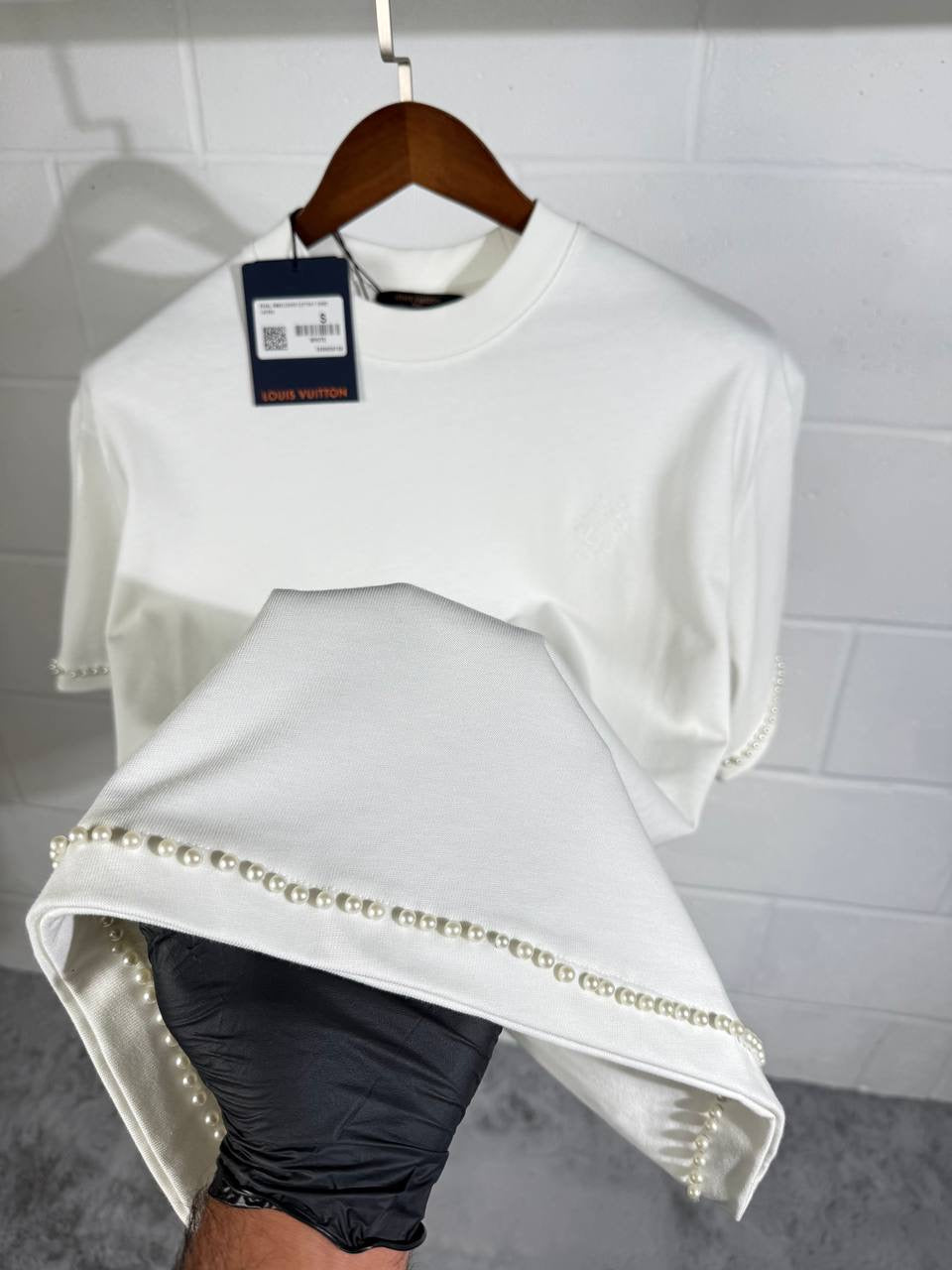 LVE PEARLS TEE WHITE
