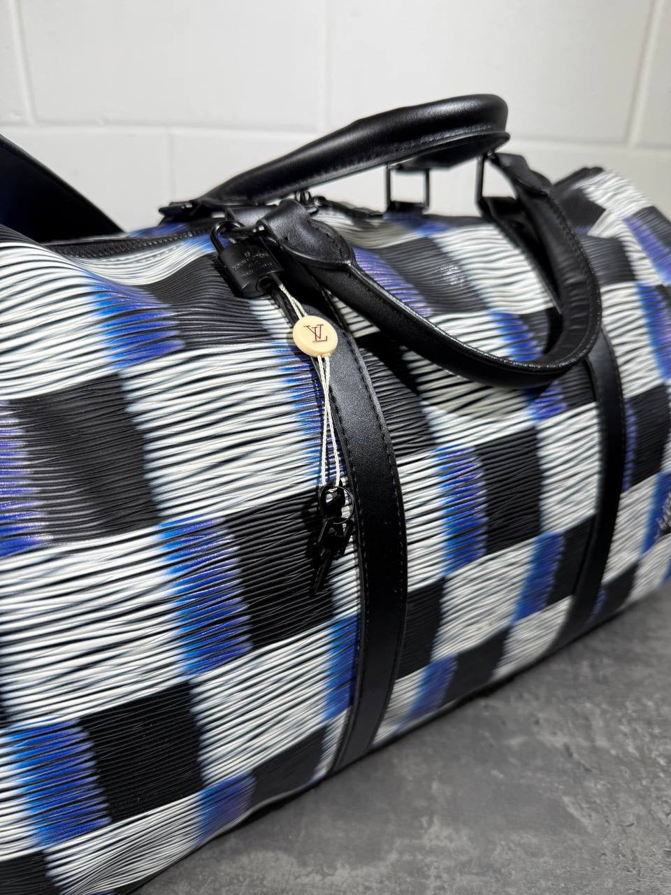 LVE TRAVEL BAG