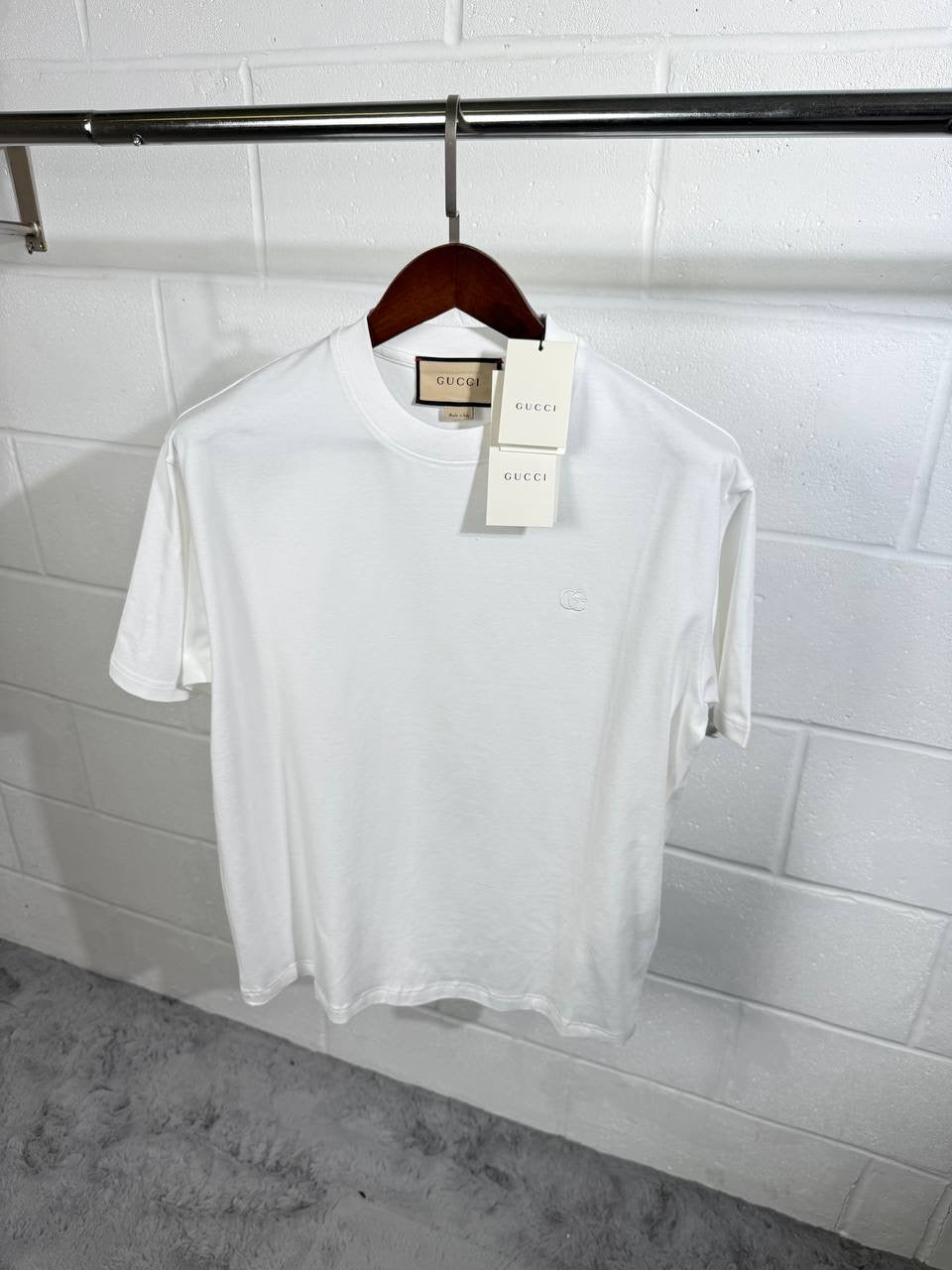 UCCI MINI LOGO TEE
