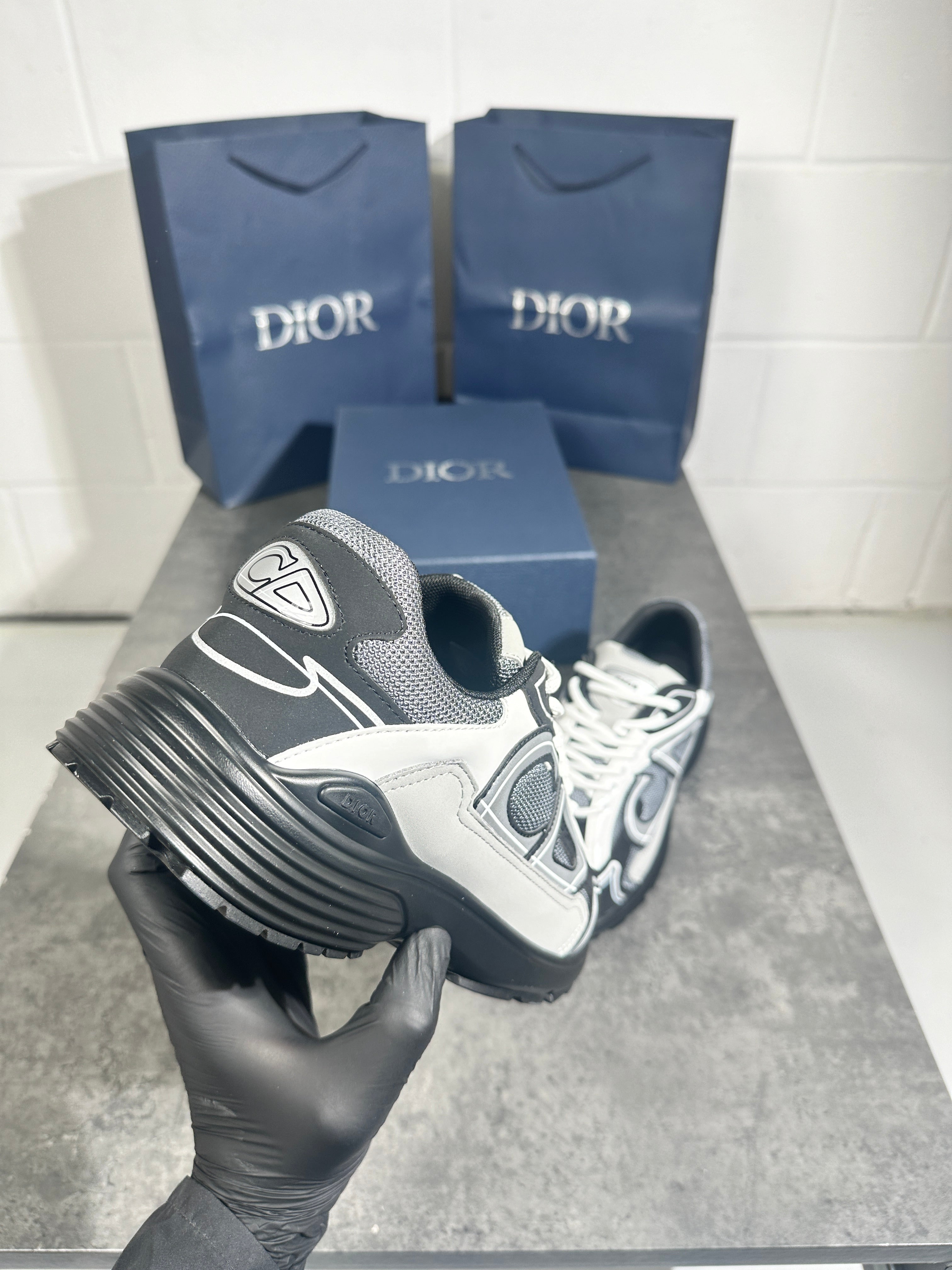 (pre-order)Dior b30 - grey n black