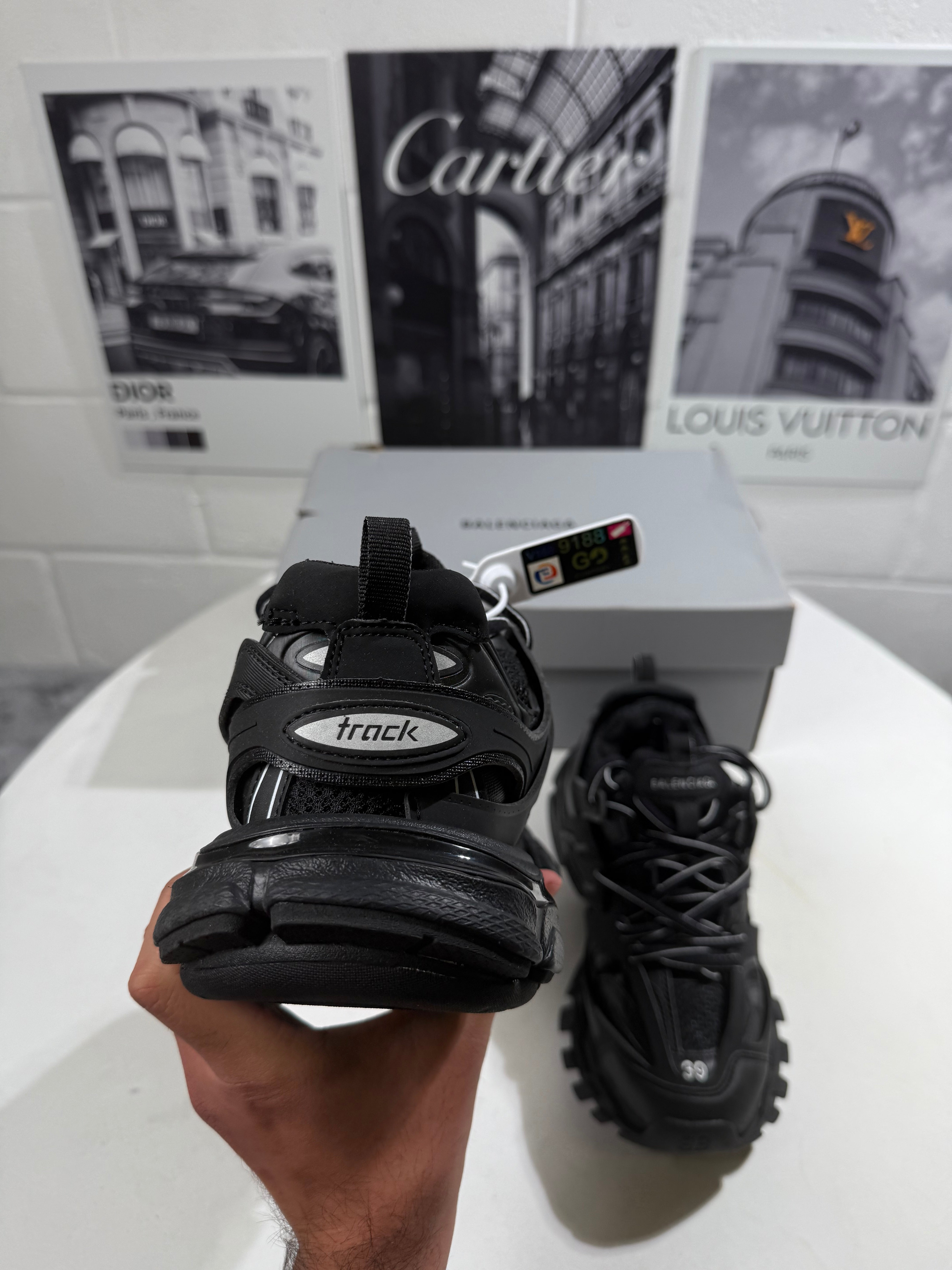 Bal tracks triple black