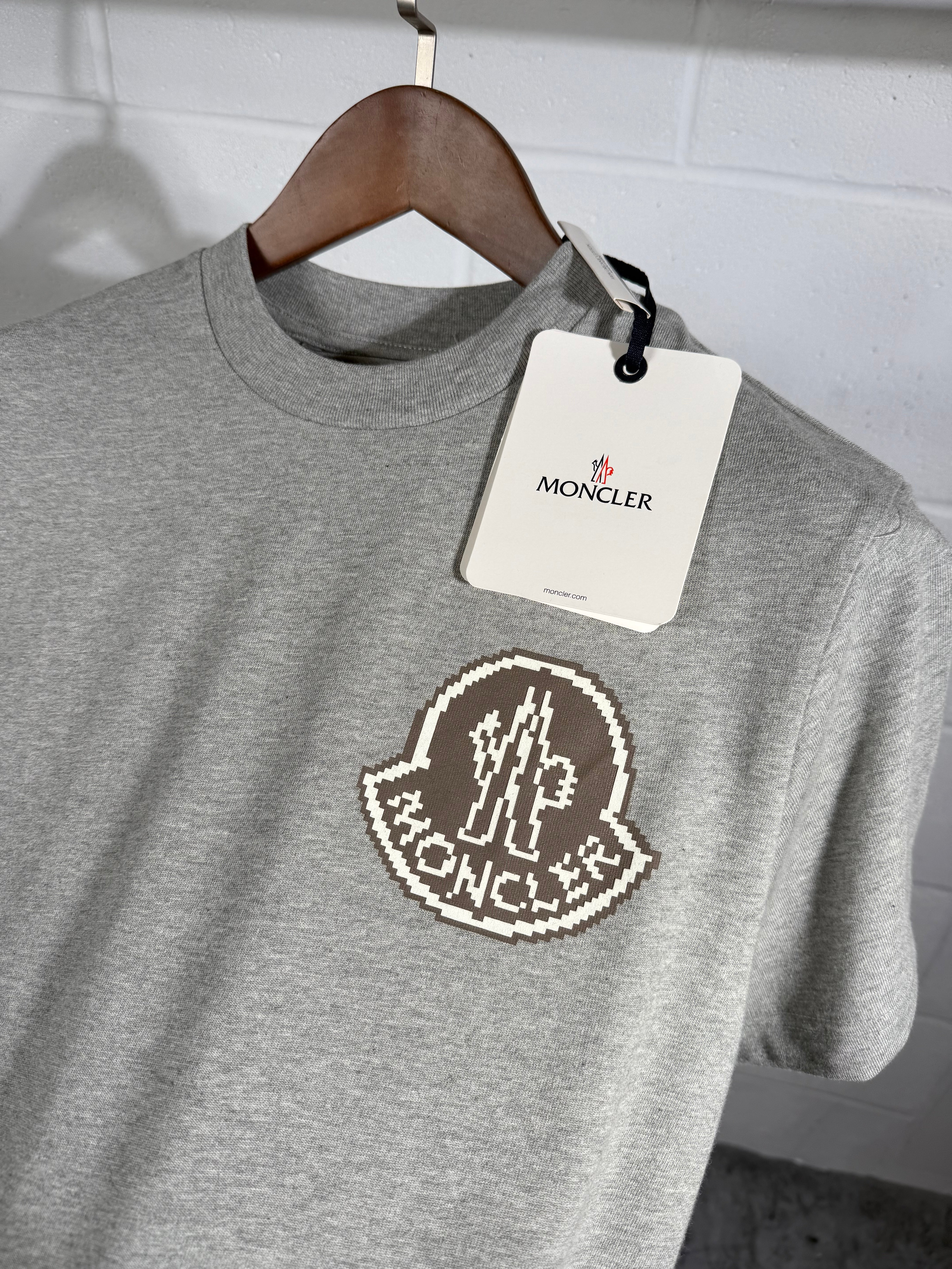 MNCLR graphic logo tee grey