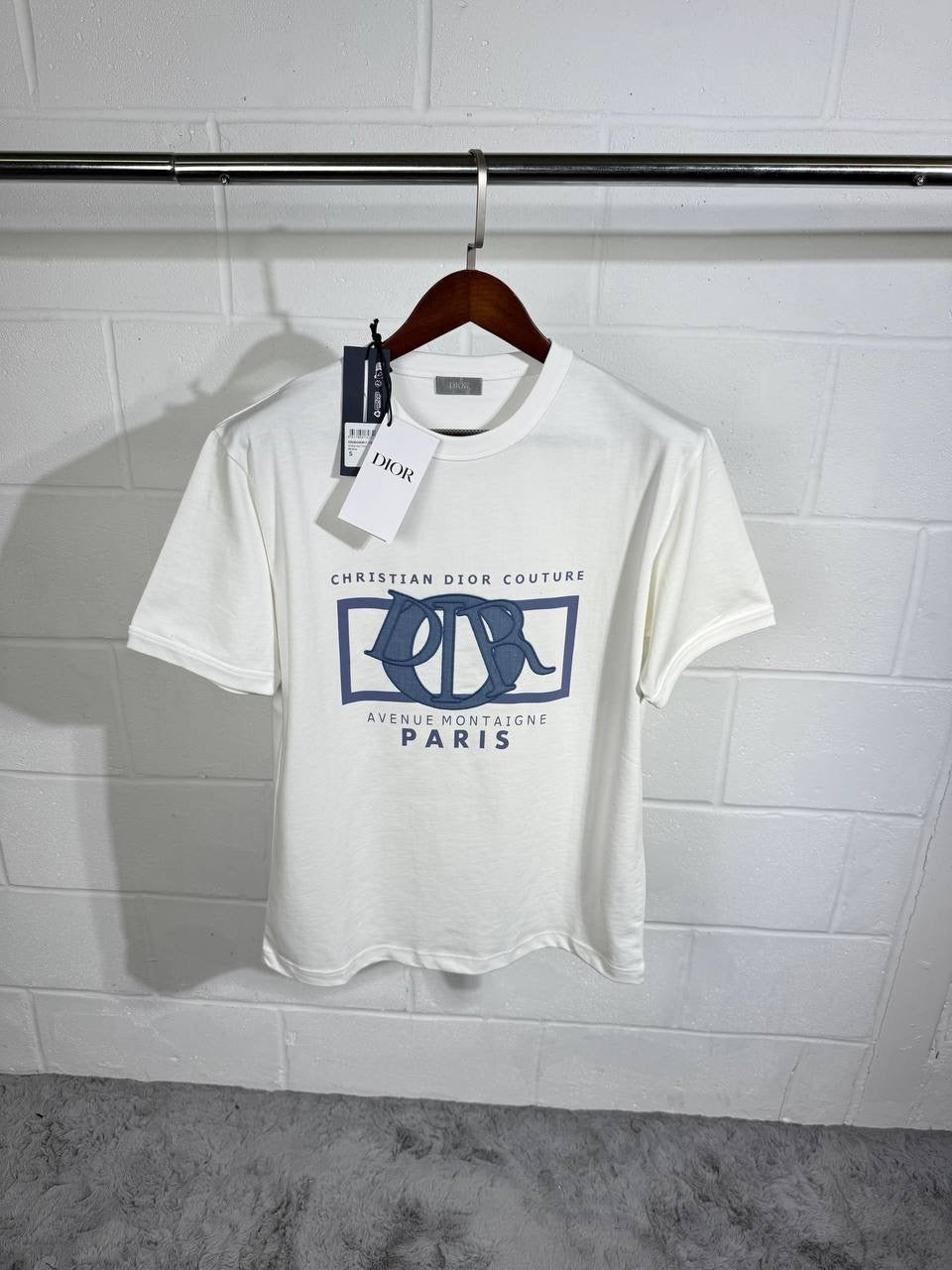 IOR WHITE TSHIRT