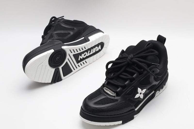LVE SKATES BLACK (pre-order)