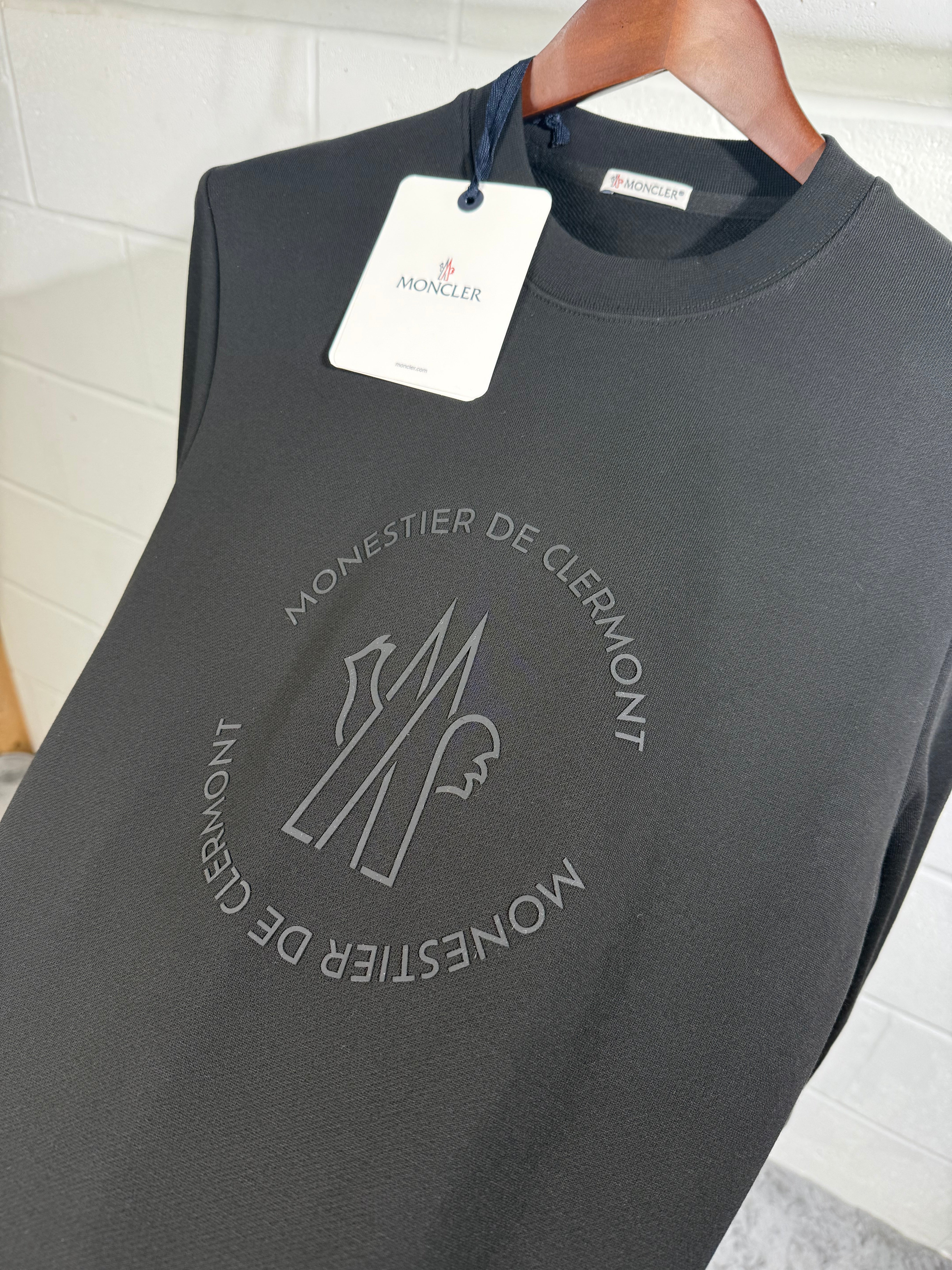 Mnclr sweater pocket logo black