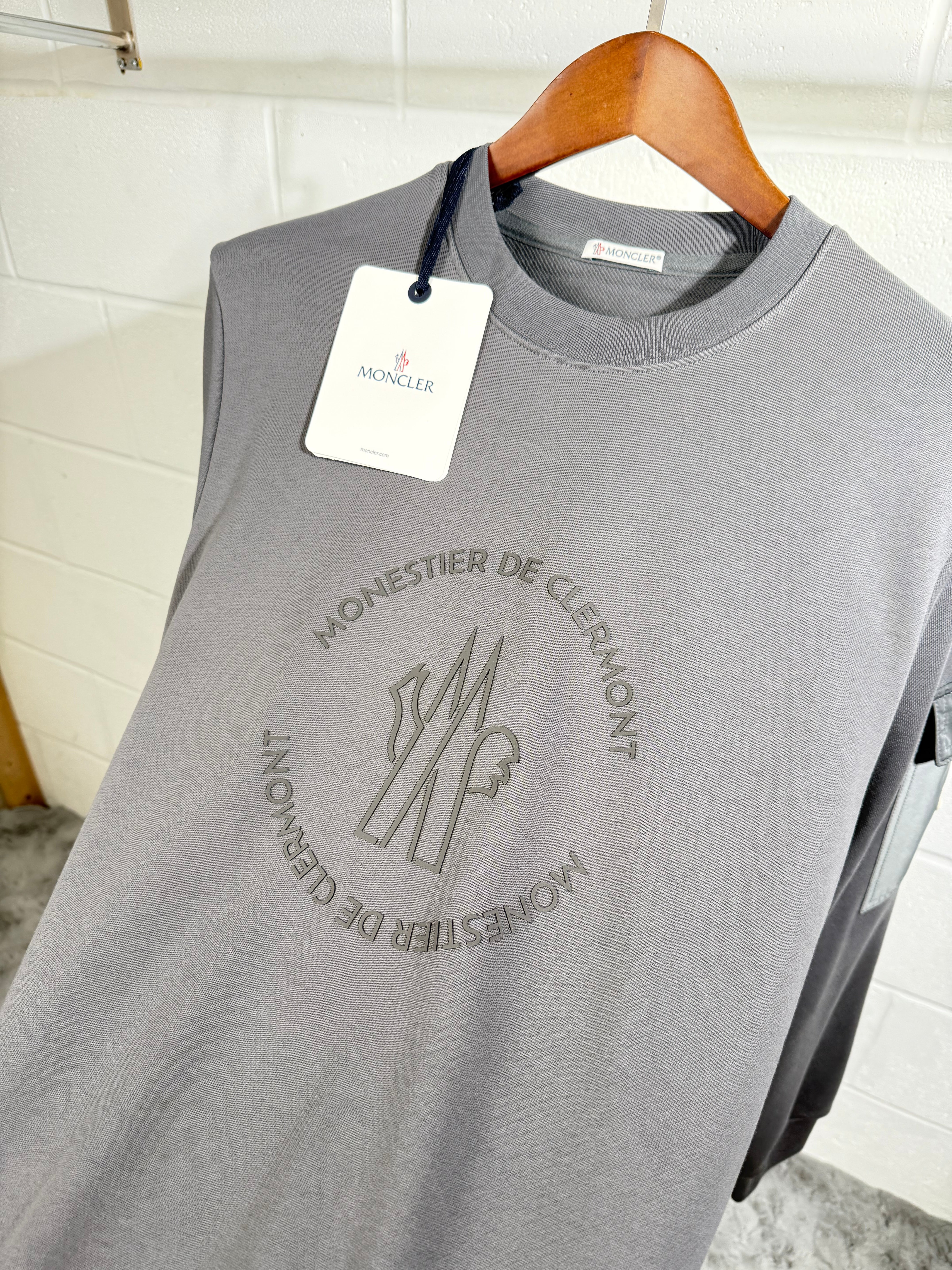 Mnclr sweater pocket logo grey