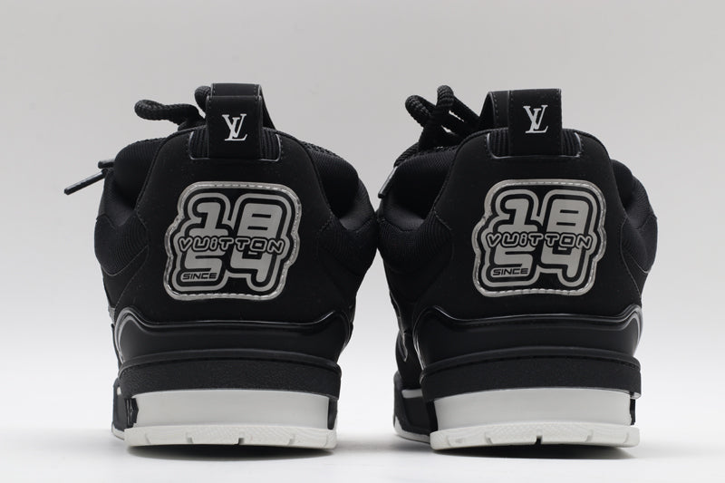 LVE SKATES BLACK (pre-order)