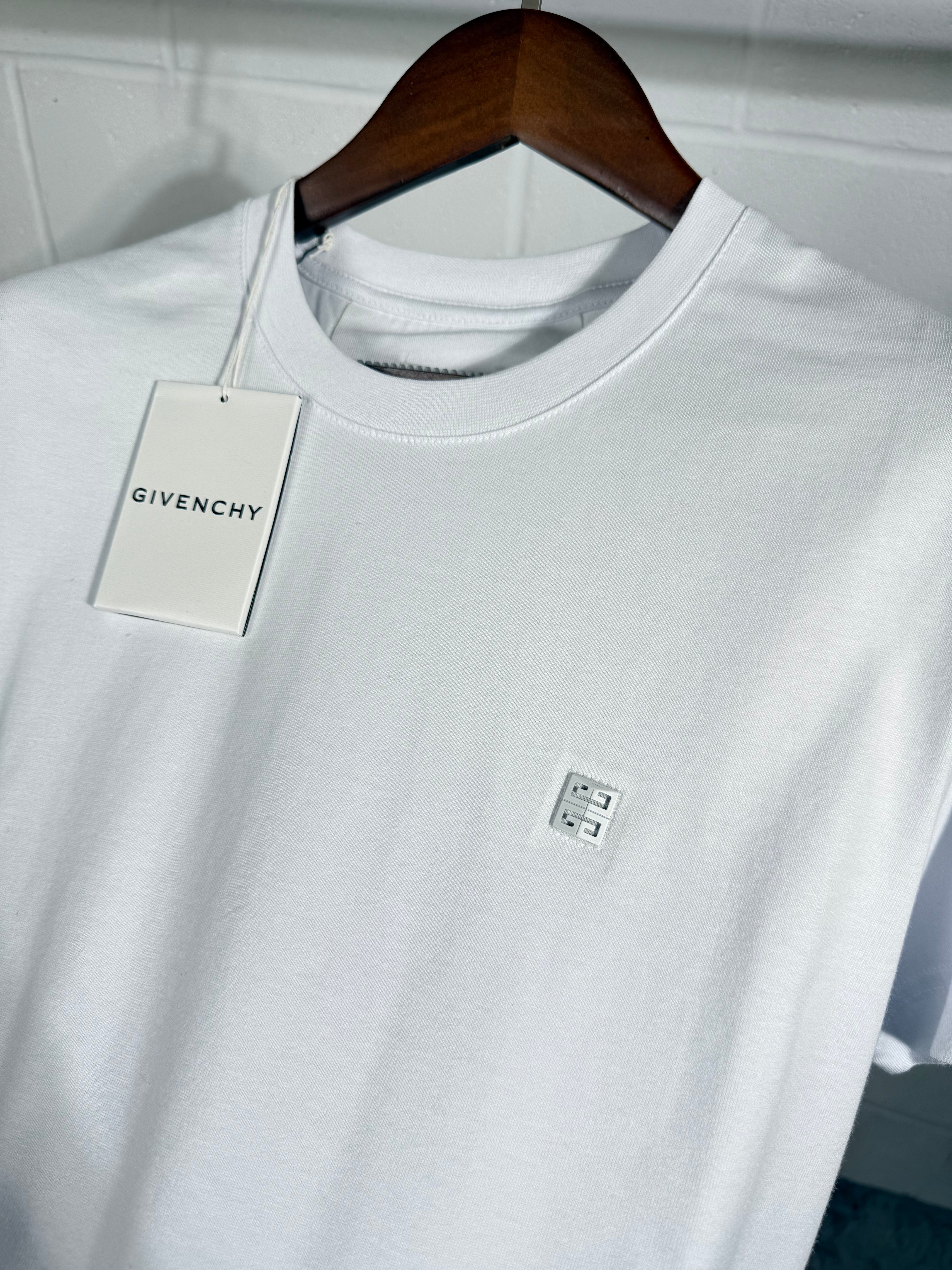 GNCHY TEE WHITE