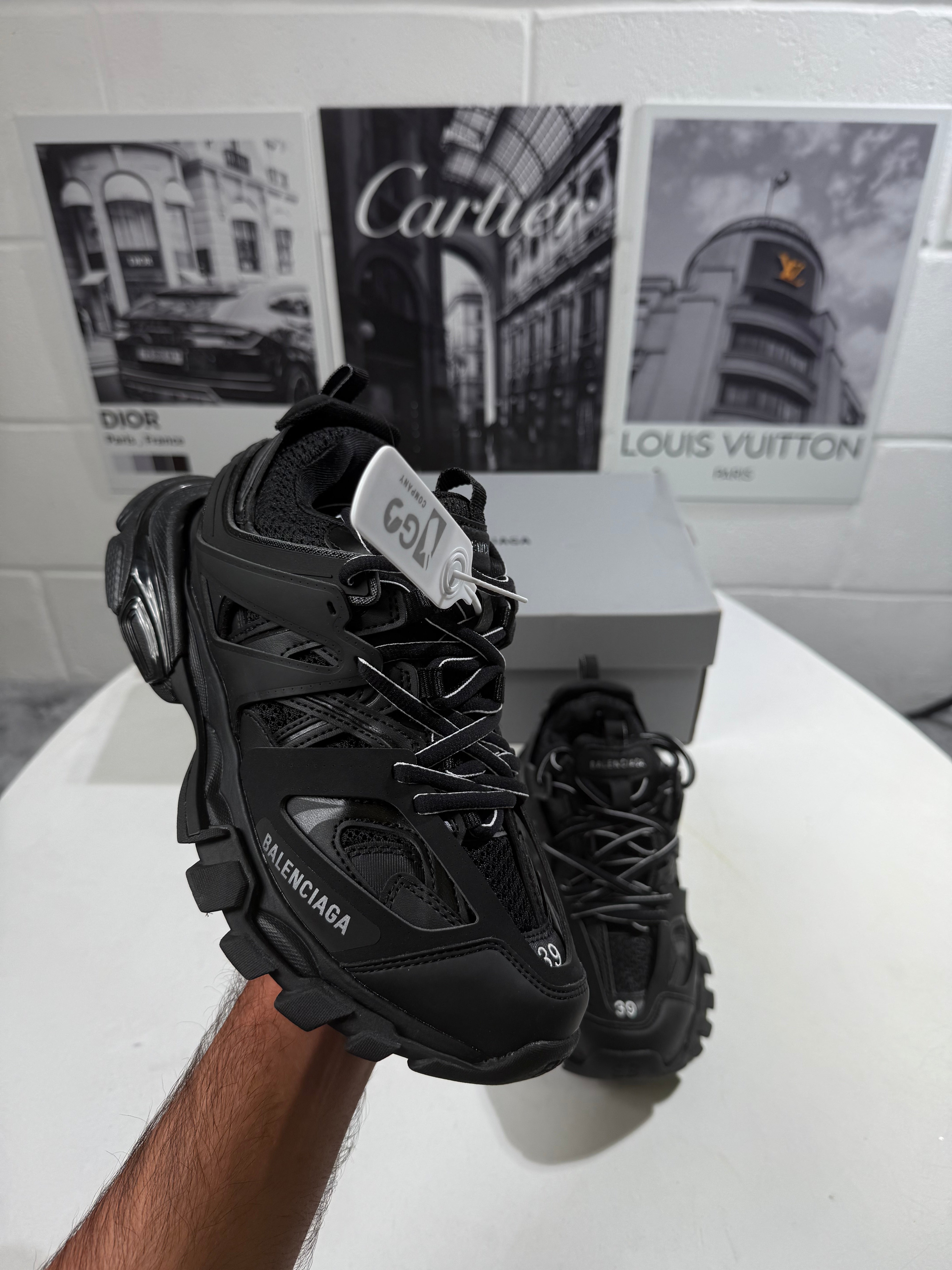 Bal tracks triple black