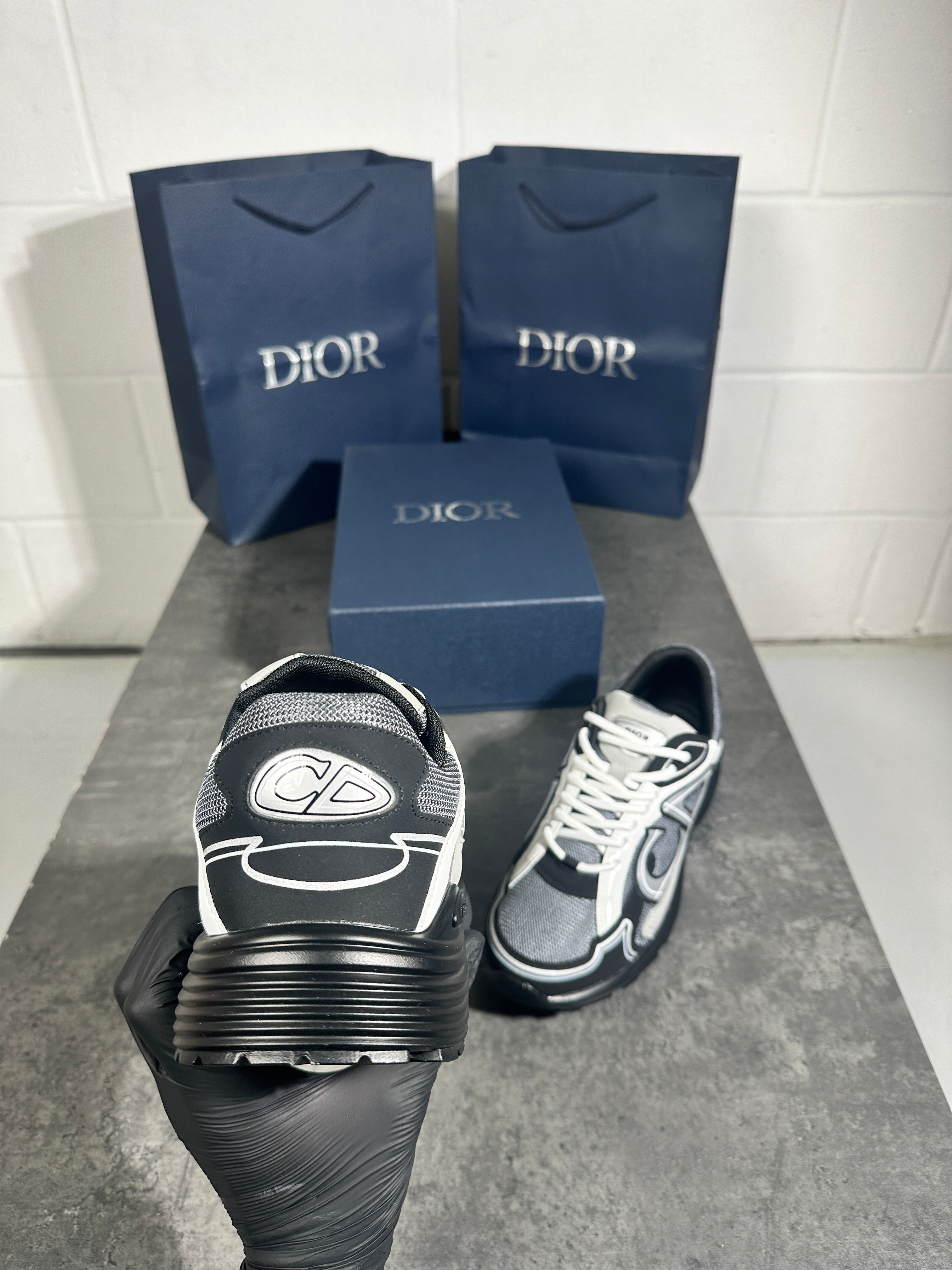 (pre-order)Dior b30 - grey n black