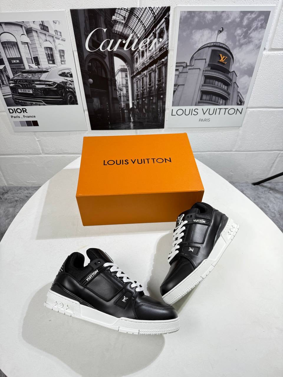 LVE TRAINERS BLACK & WHITE