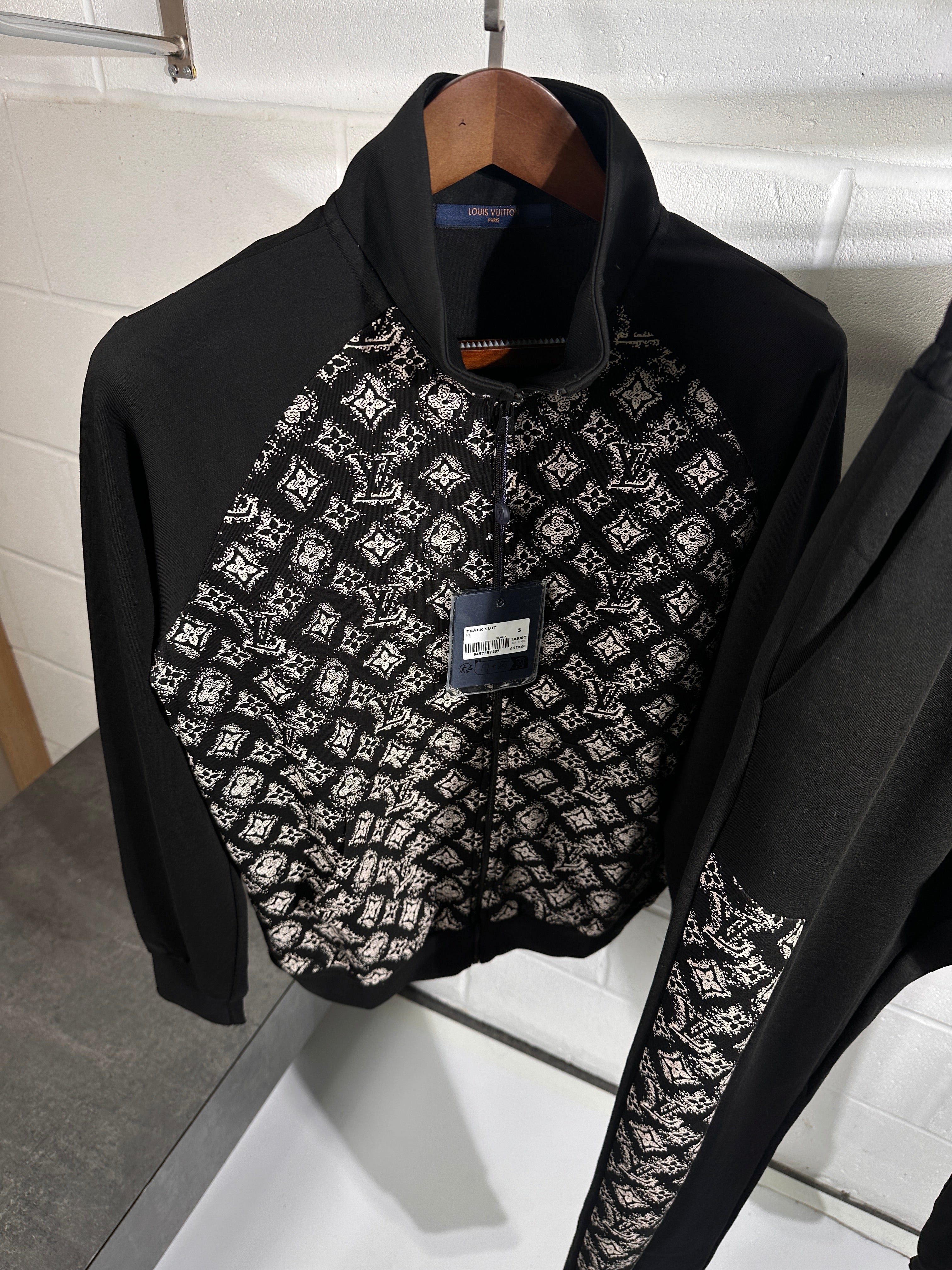 Lv Tracksuit black