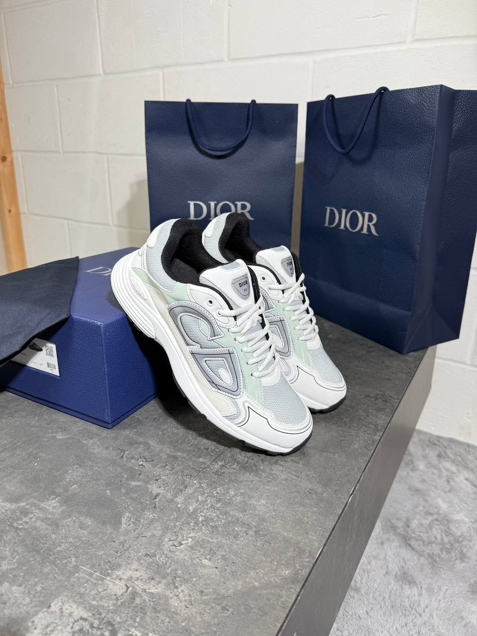 B30 GREY LIGHT GREEN
