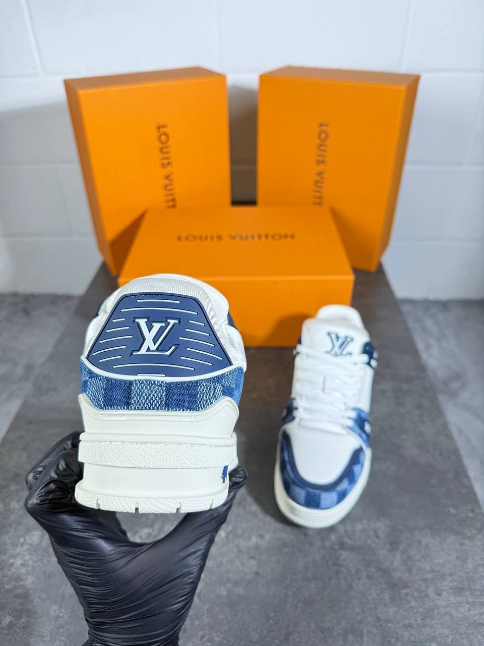 LVE BLUE TRAINERS