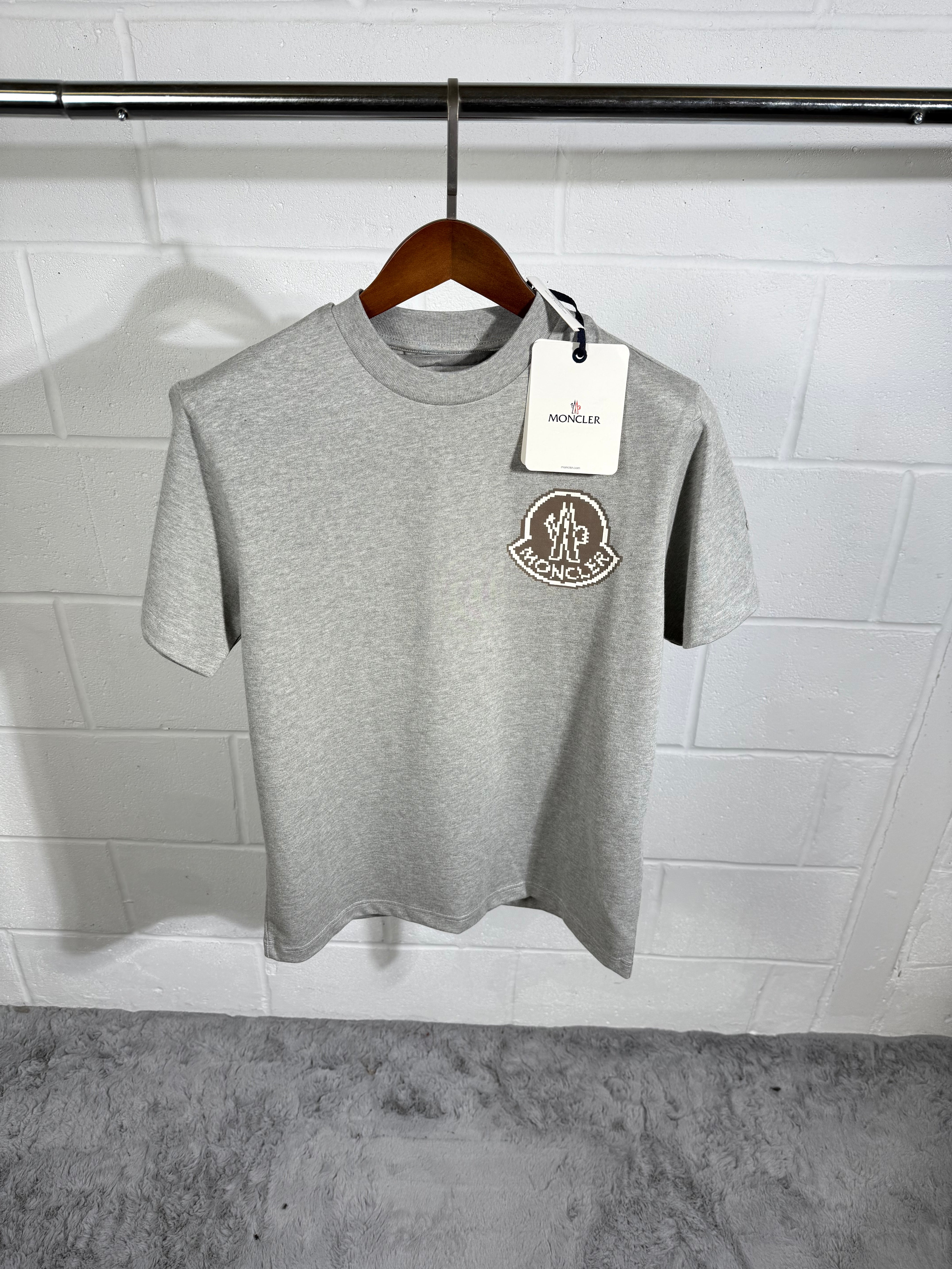 MNCLR graphic logo tee grey