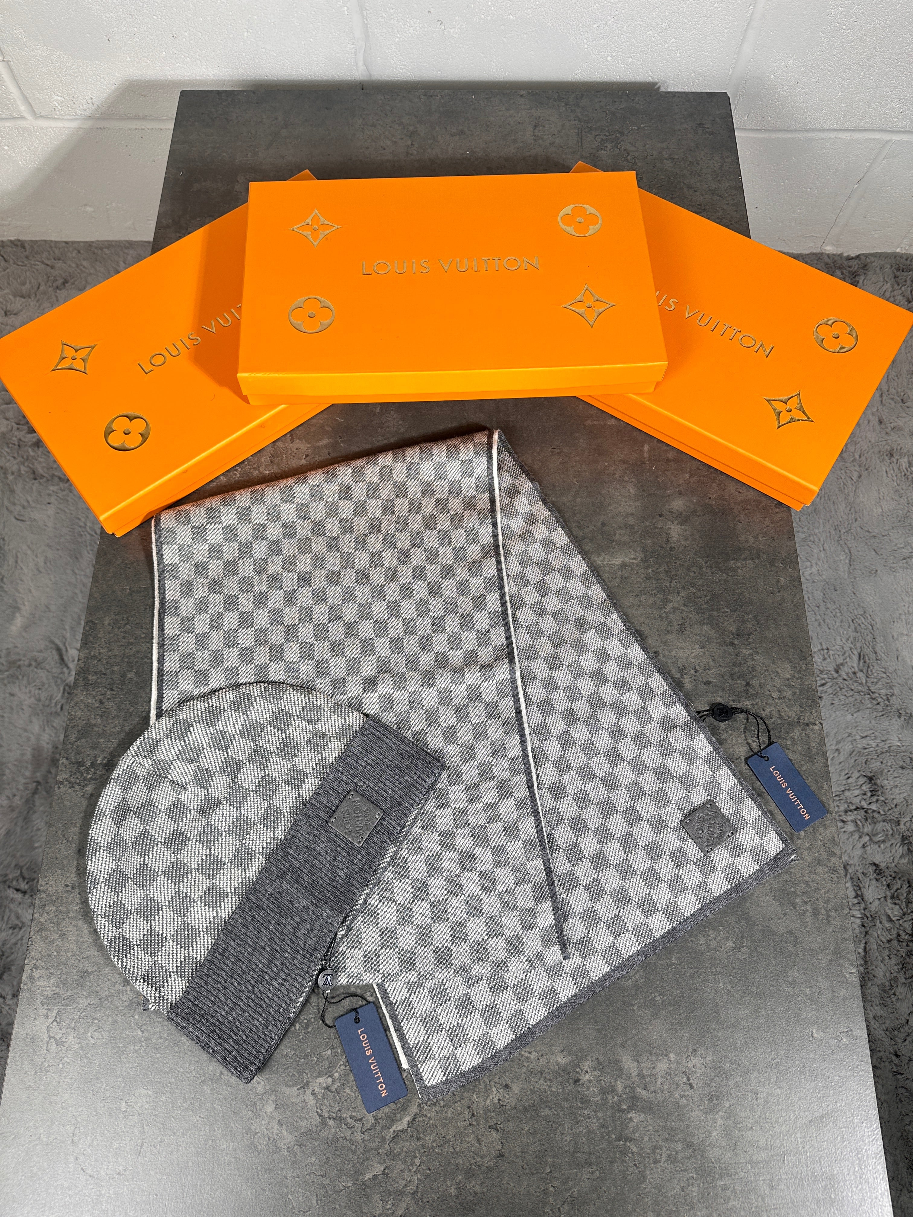 Lv hat n scarf light grey
