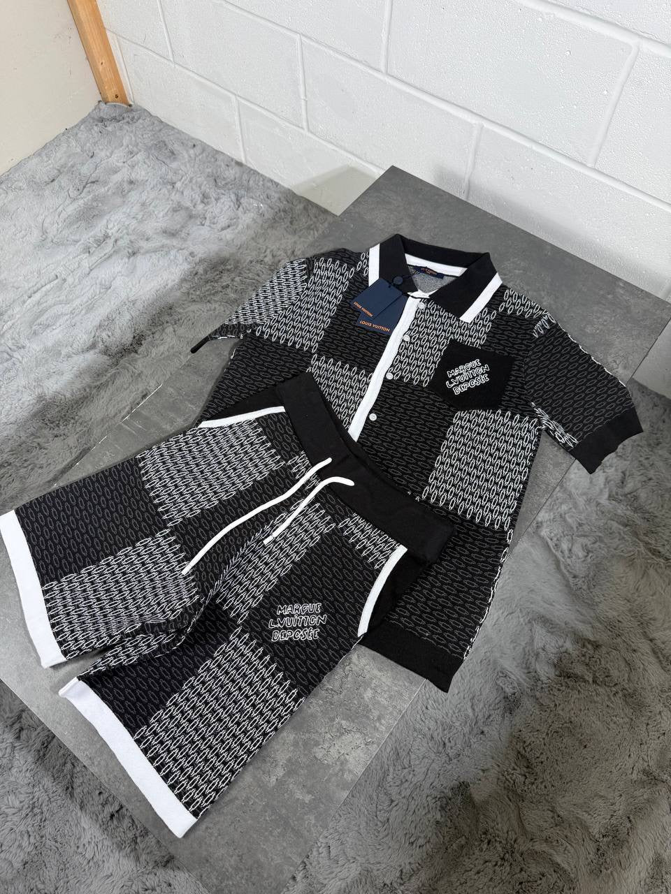 LVE SET BLACK
