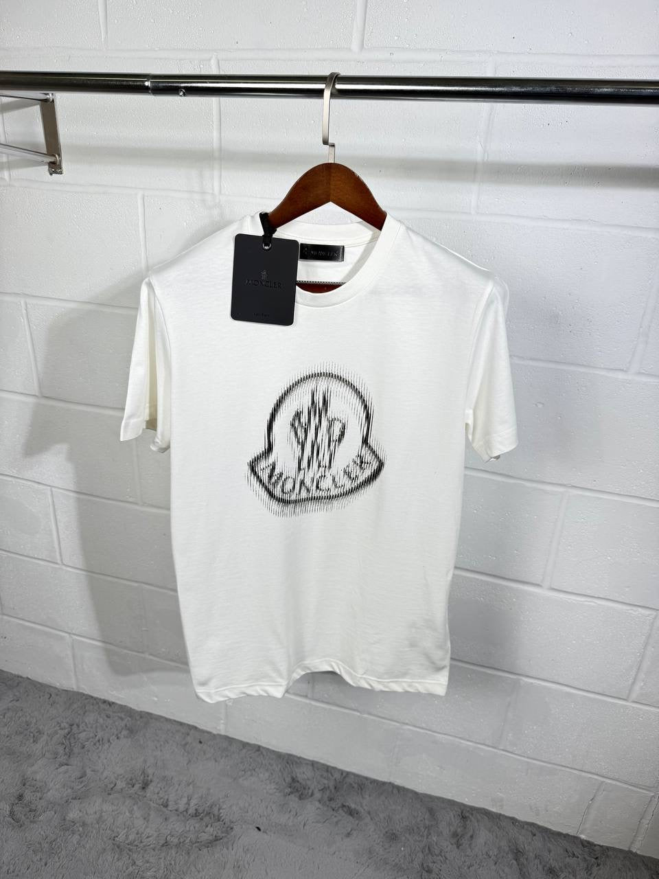 MNCLR BLACK LOGO TEE