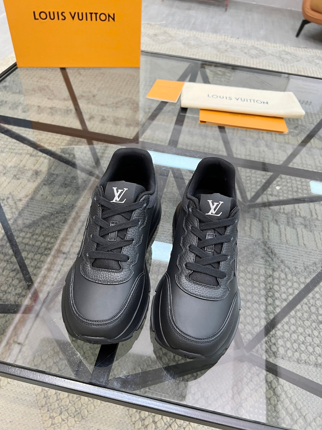 LVE SNEAKER CLASSIC (pre-order)