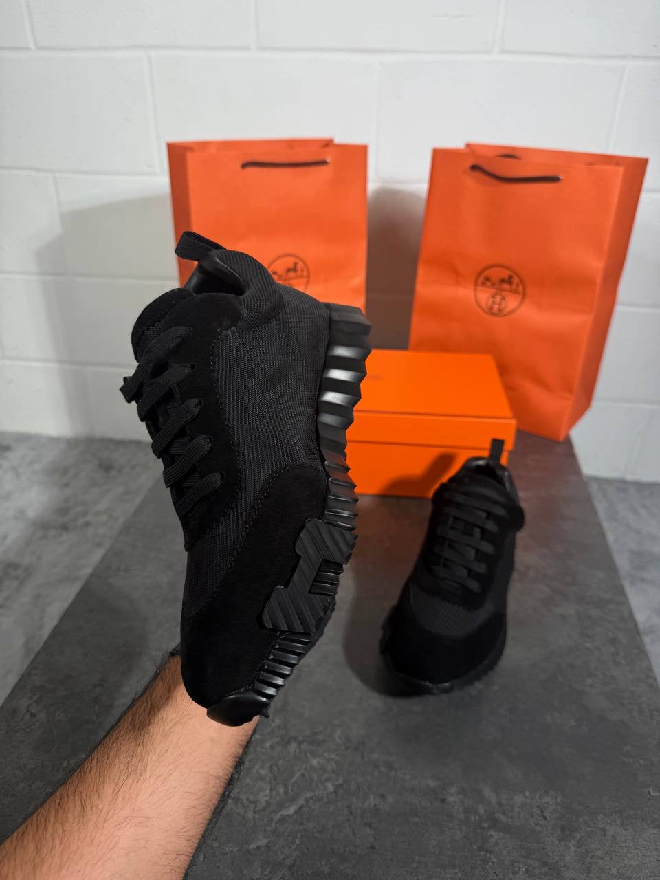 HRMS BOUNCING TRIPLE BLACK