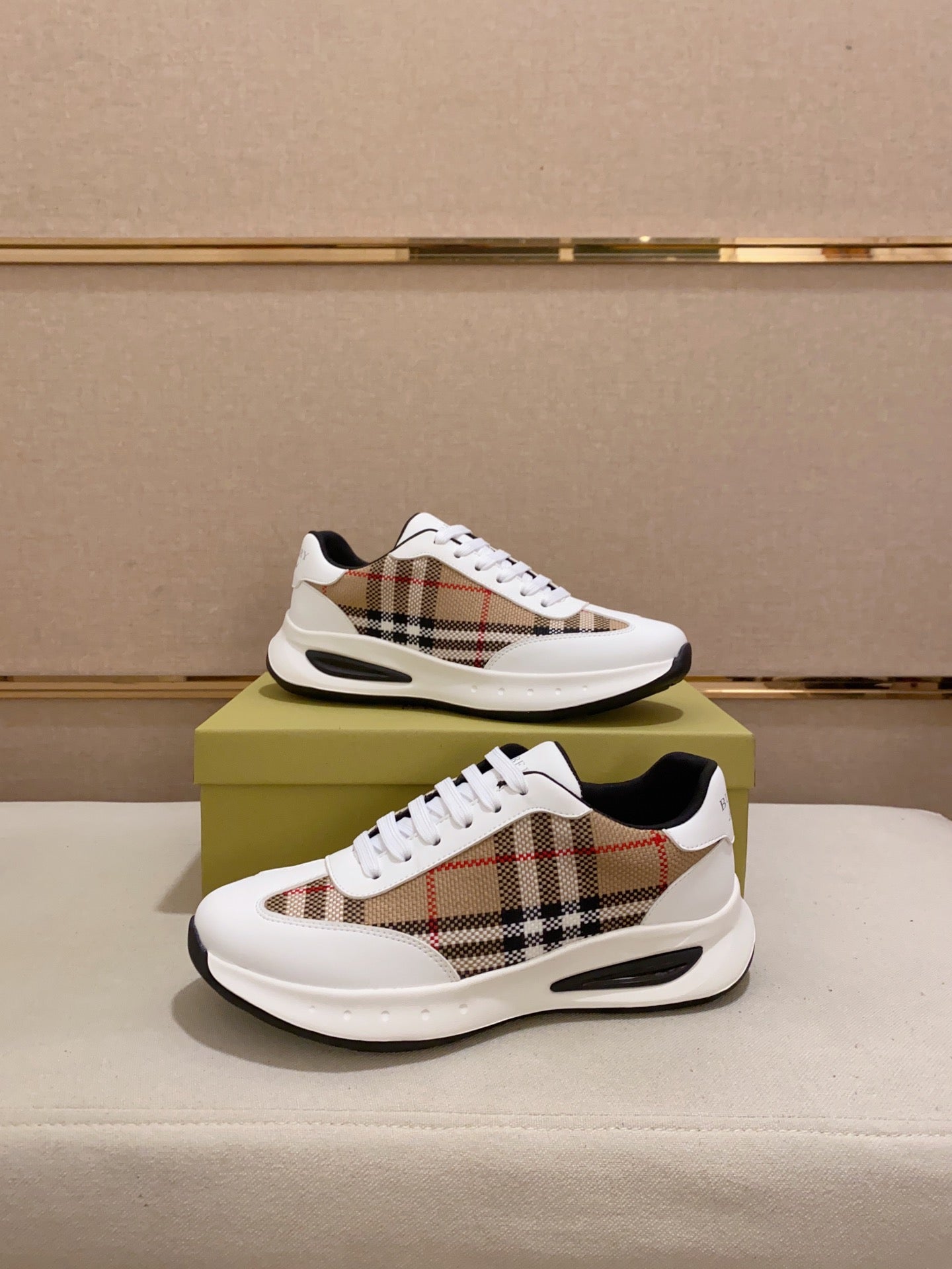 BURBS TRAINERS (pre-order)