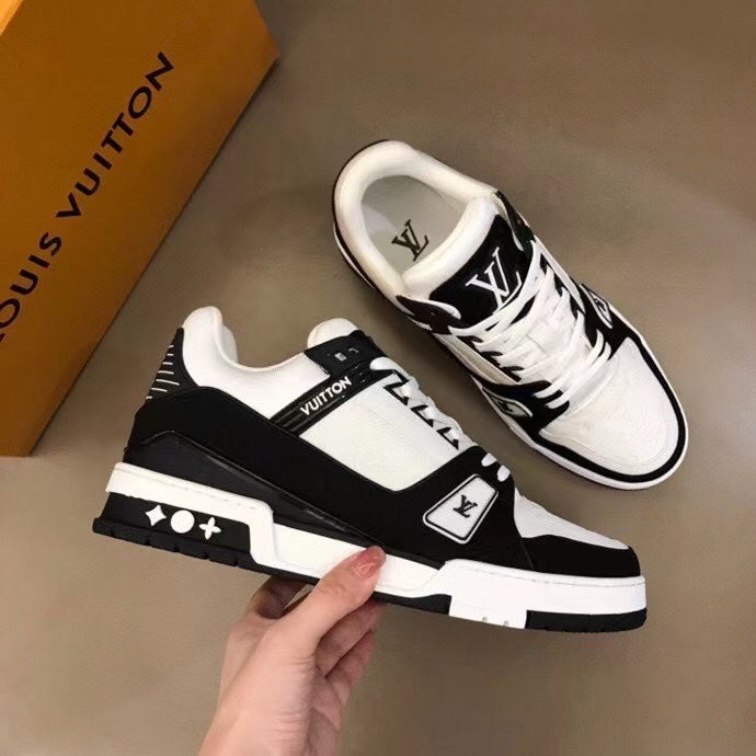 LVE WHITE & BLACK (pre-order)