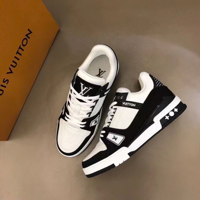 LVE WHITE & BLACK (pre-order)