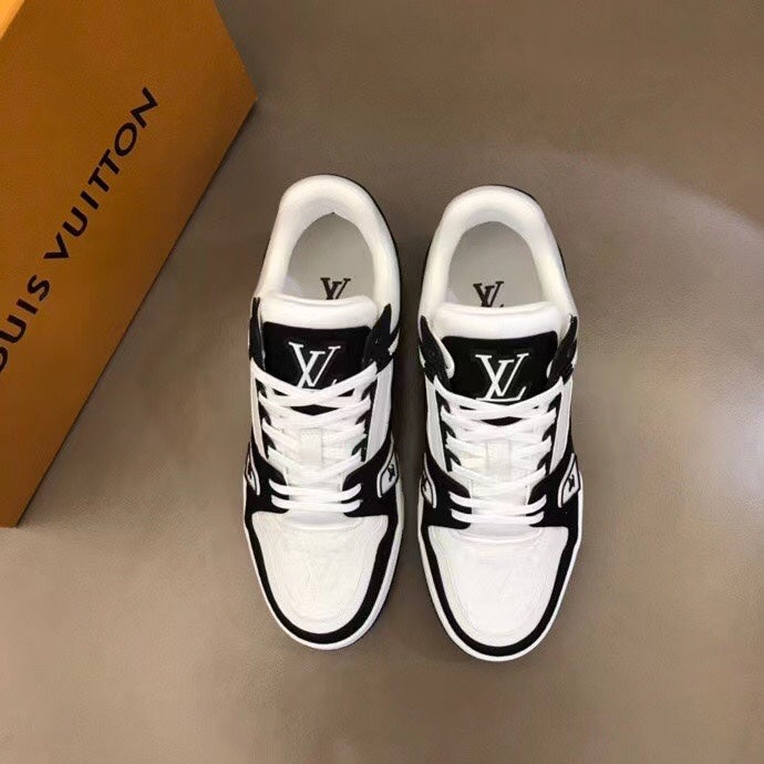 LVE WHITE & BLACK (pre-order)