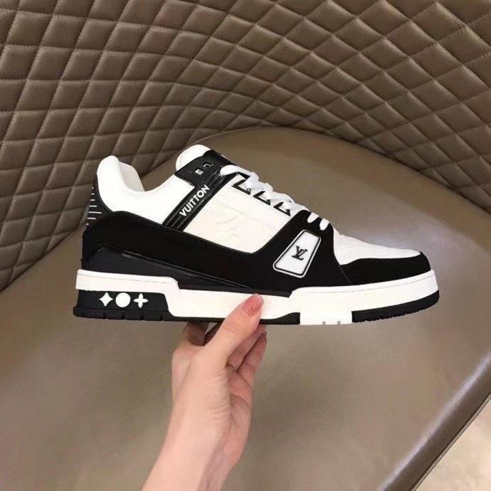 LVE WHITE & BLACK (pre-order)