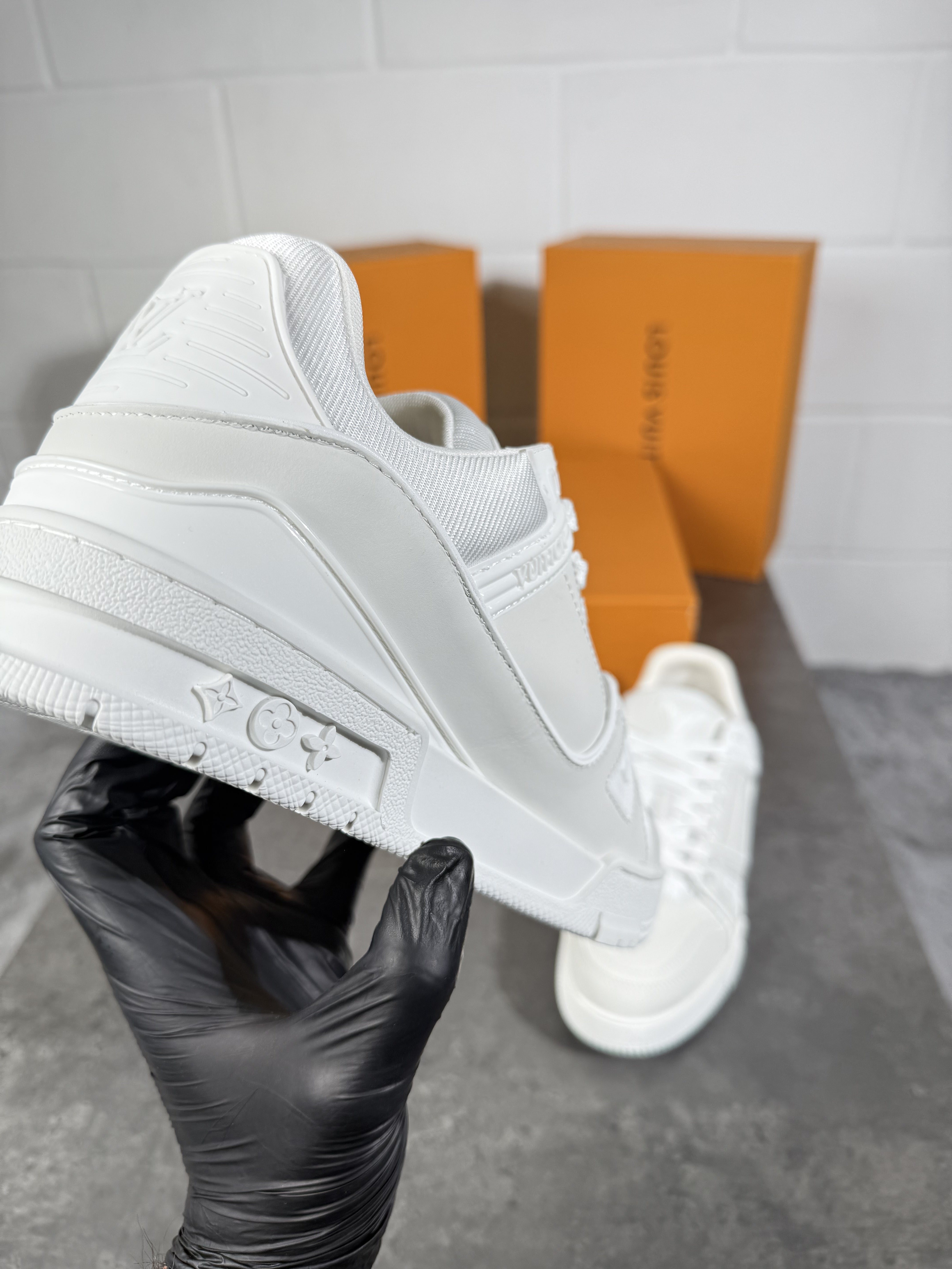 LVE FULL WHITE TRAINERS