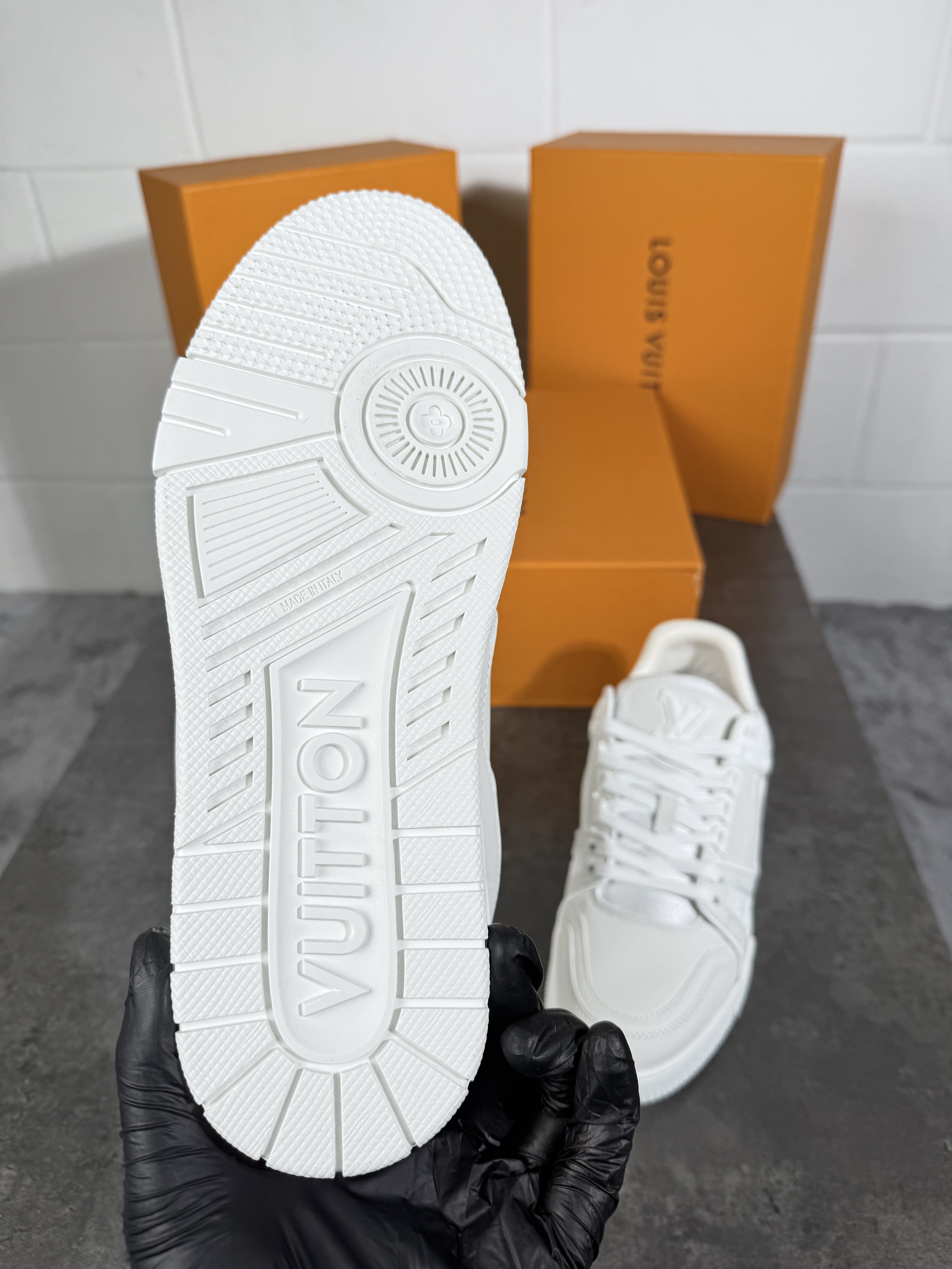 LVE FULL WHITE TRAINERS
